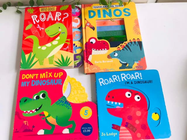 Set tương tác cho bé đam mê Dino.