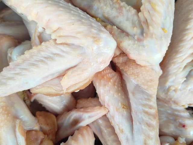 Cánh gà ta tươi nóng